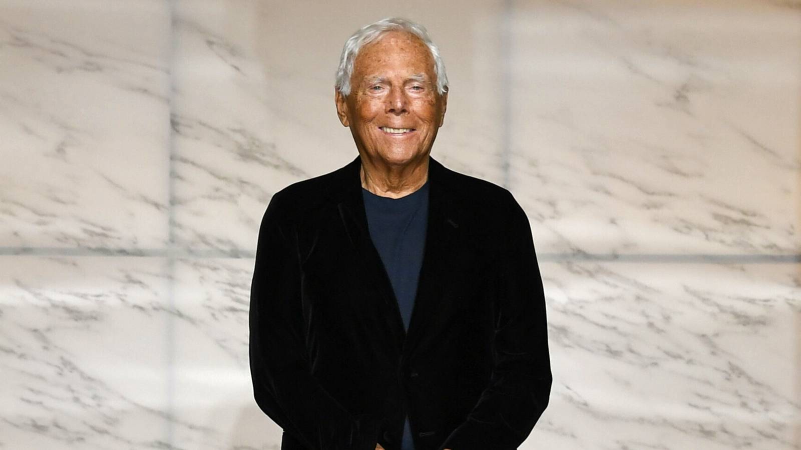 Giorgio Armani, icónico diseñador de moda, muere a 91