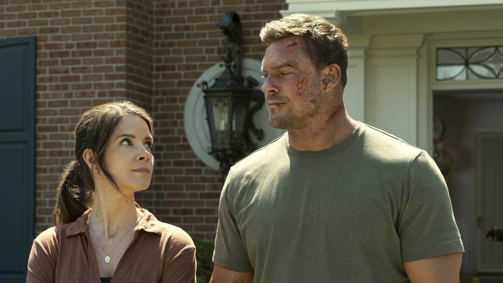 La obra maestra de thriller del 96% de Prime Video tiene un gran problema de Alan Ritchson