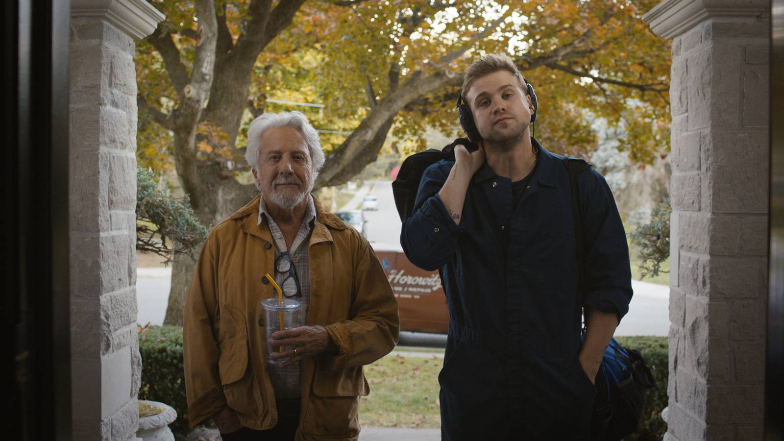 Revisión del sintonizador: Leo Woodall está estrellas en el triller de pitch-perfecto con un toque único