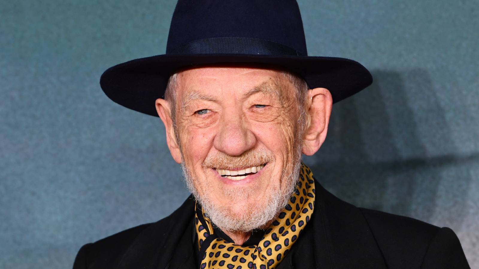 La nueva comedia de Ian McKellen debuta con puntaje de Rotten Tomatoes casi perfecto