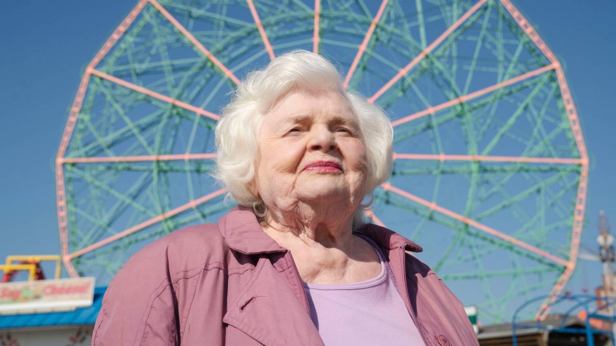 Eleanor the Great Review: June Squibb ofrece una actuación destacada en el debut del director convencional de Scarlett Johansson.