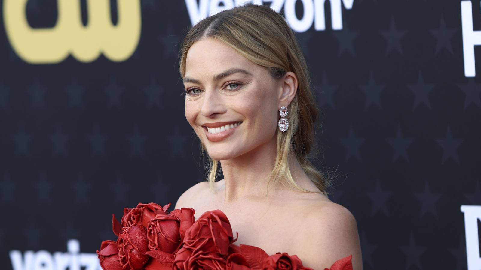 Margot Robbie defiende el infame flop: “Si amas a Babilonia, te amo”