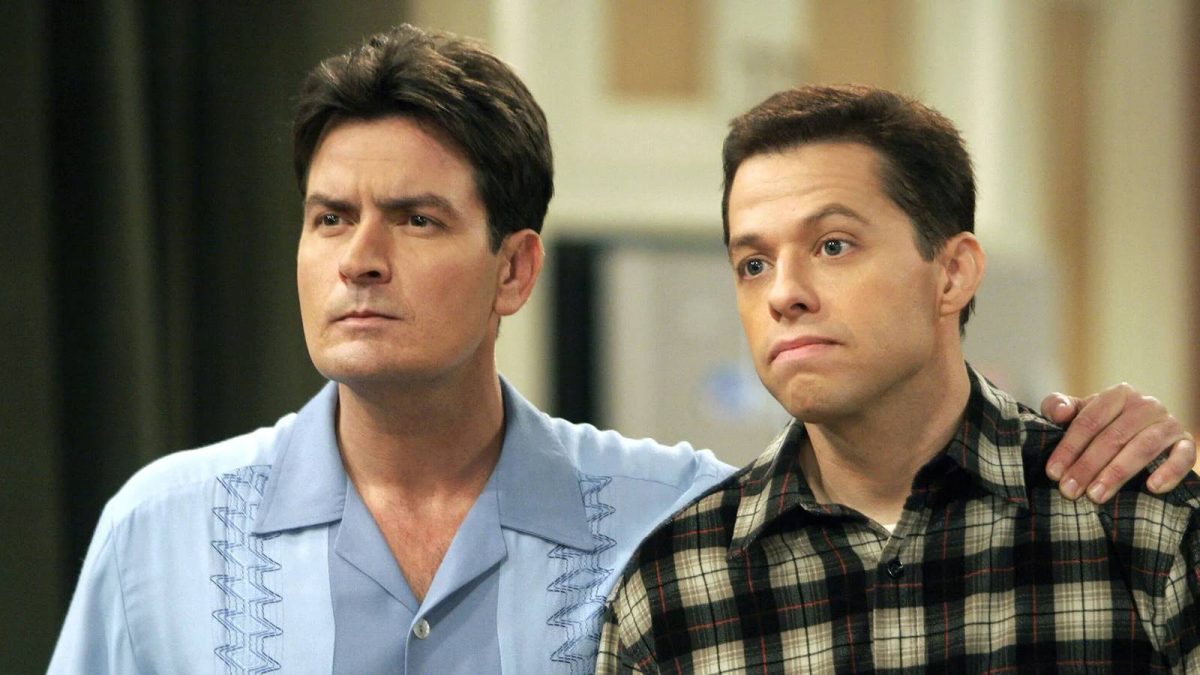 Charlie Sheen reflexiona con franqueza sobre dos y un Half Men disparando