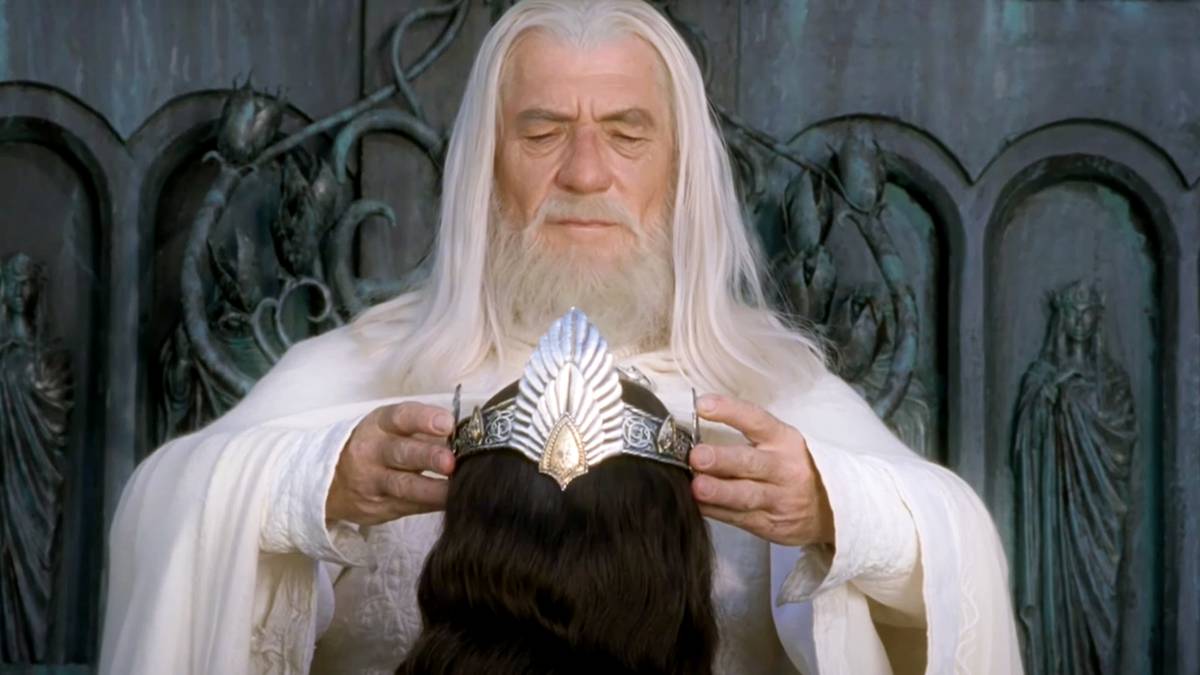 Gandalf coronando aragorn en el señor de los anillos tenía un significado mucho más profundo