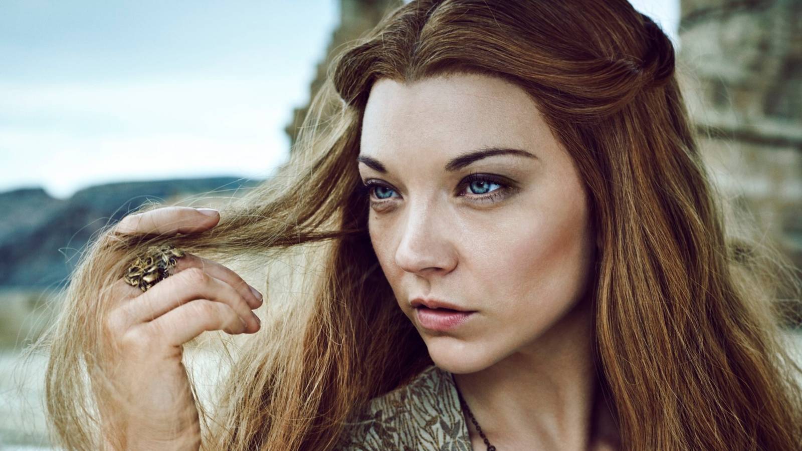 Game of Thrones Star Divines para promocionar un nuevo espectáculo y dona salario