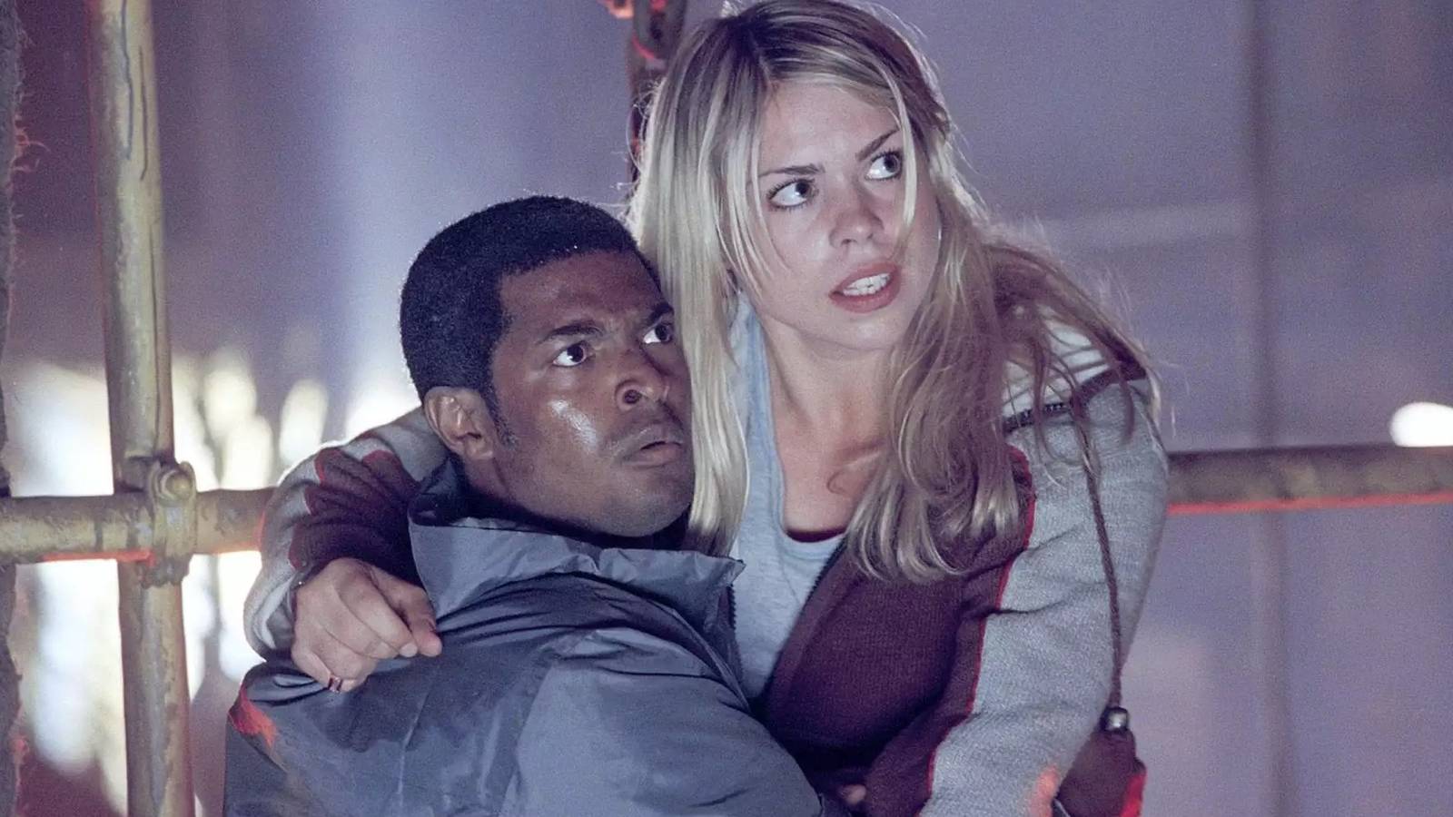 Doctor Who Star arrestada cuando la policía atacó su casa de Londres