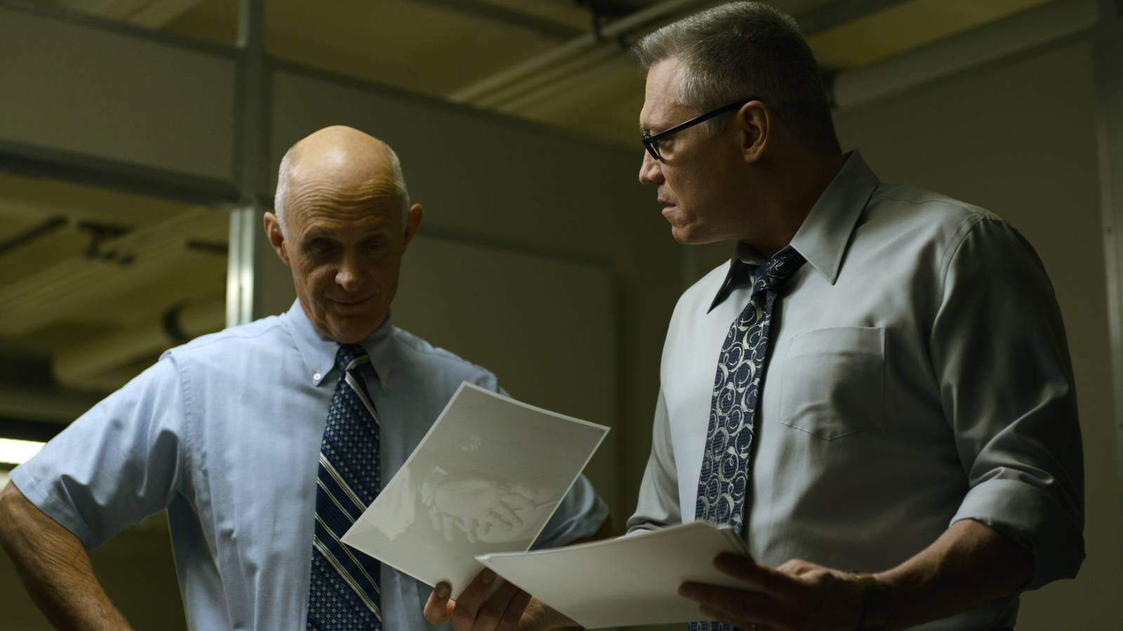 Todos los fanáticos del thriller de crimen deberían ver la obra maestra del 97% de RT Buddy Cop de Netflix