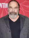 Tiro en la cabeza de Mandy Patinkin