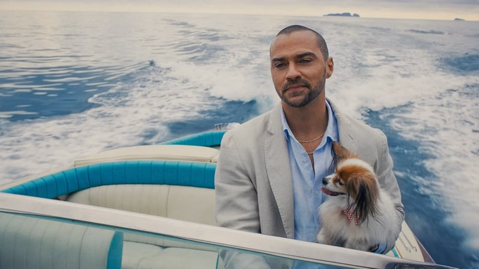 Binge o Skip: ¿Hotel Costiera en primer video vale su tiempo?