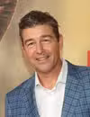 Foto de cabeza de Kyle Chandler
