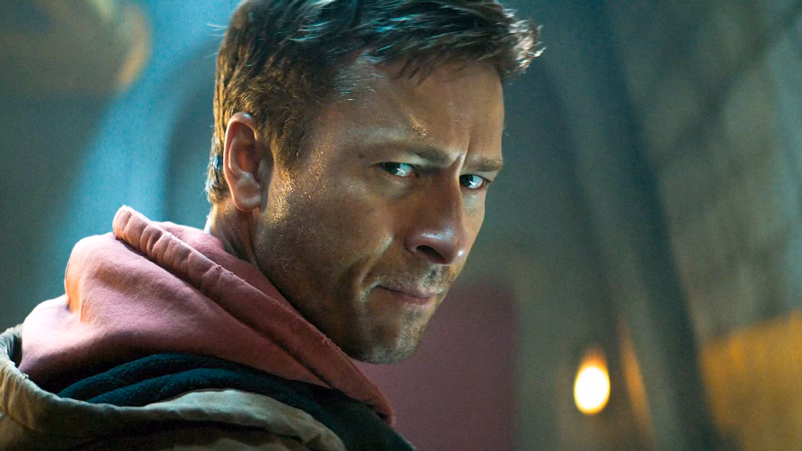 Glen Powell dice que su reinicio del Capitán Planeta "ya no está en mis manos"