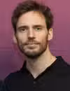 Tiro en la cabeza de Sam Claflin