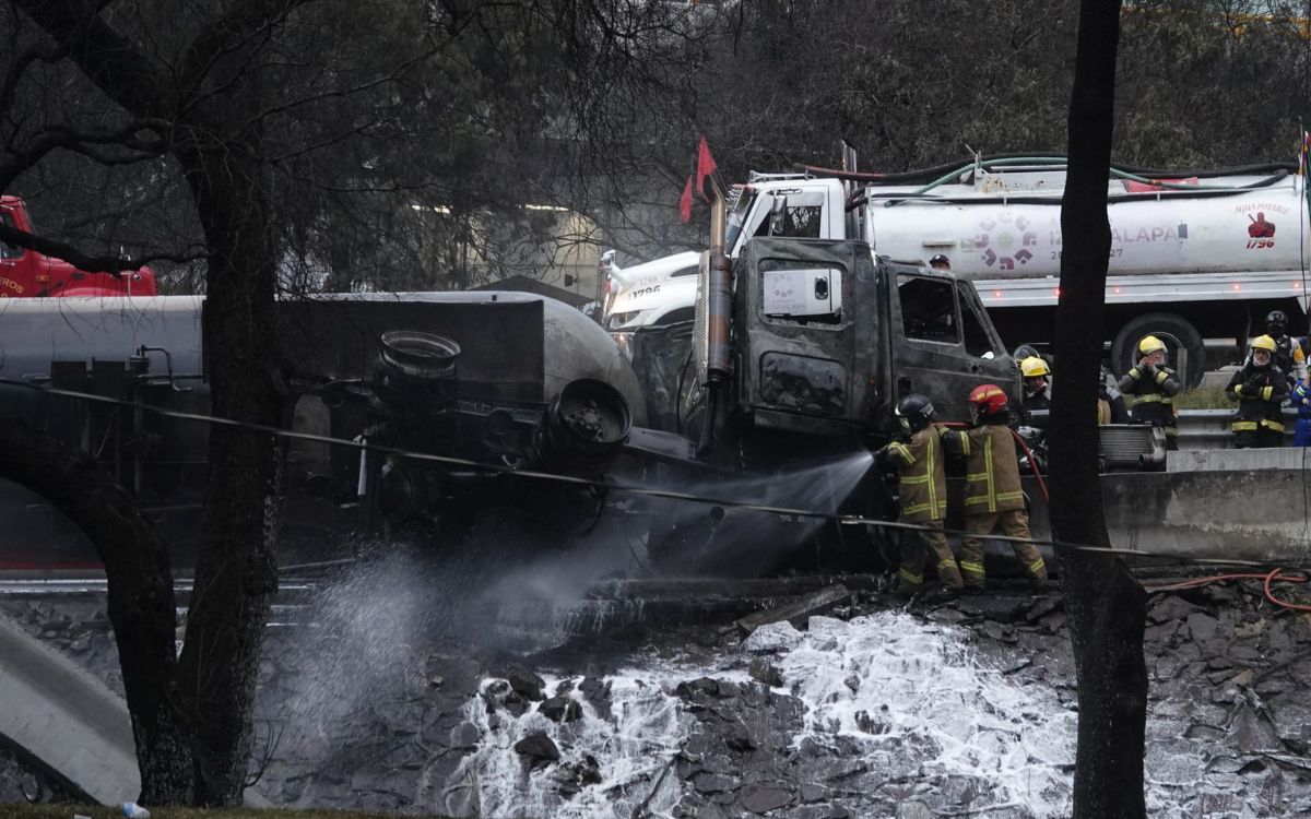 Suman ya 25 muertos por explosión de pipa en Iztapalapa