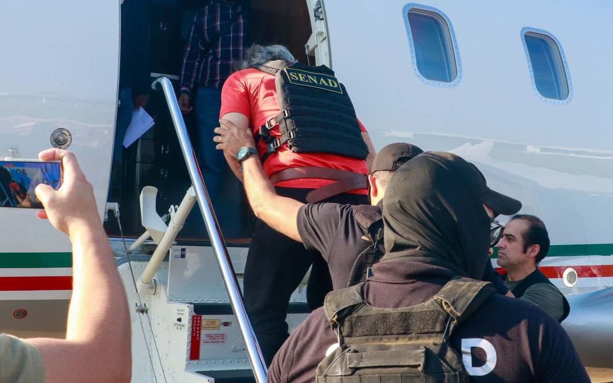 Avión que transporta a Bermúdez Requena tocará tierra en Tapachula antes de viajar a Toluca