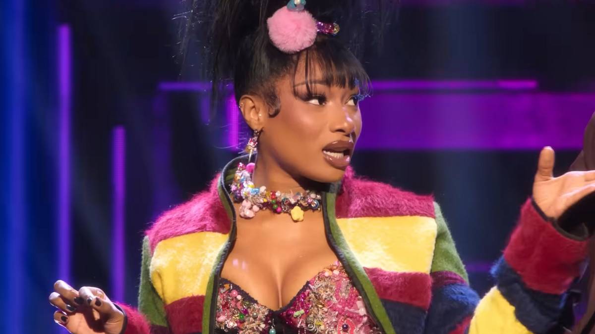 Billie desempaqueta las dificultades de trabajar con íconos en Kpopped de Apple TV+