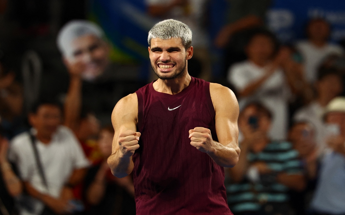 Carlos Alcaraz bate su récord de victorias en un año | Video