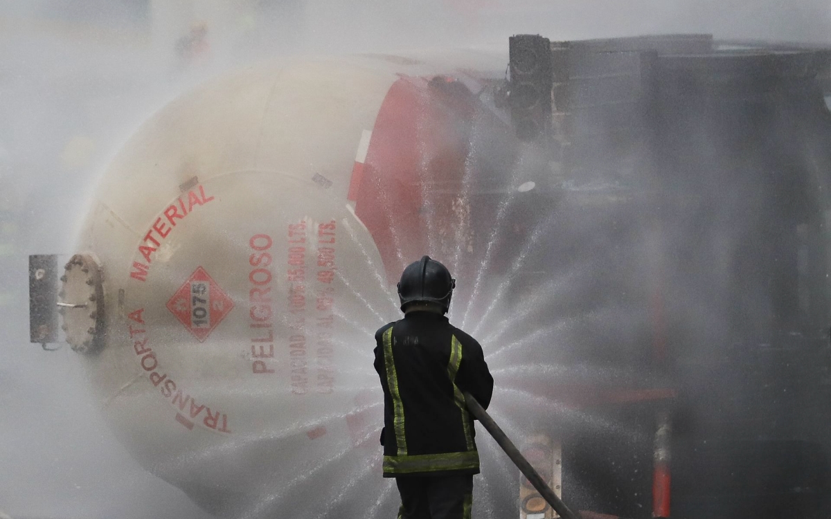 Sube a 22 cifra de muertes por explosión de pipa de gas en Iztapalapa