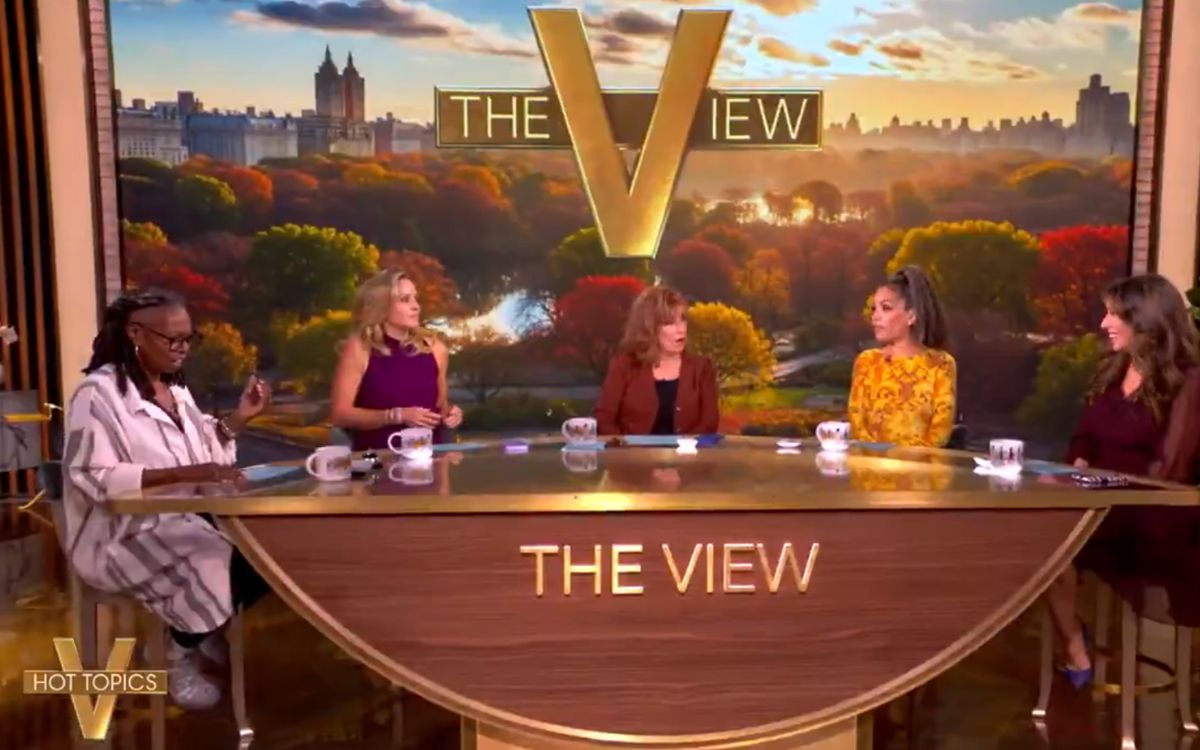 En medio de 'censura' a Kimmel, la FCC ahora apunta al programa 'The View'