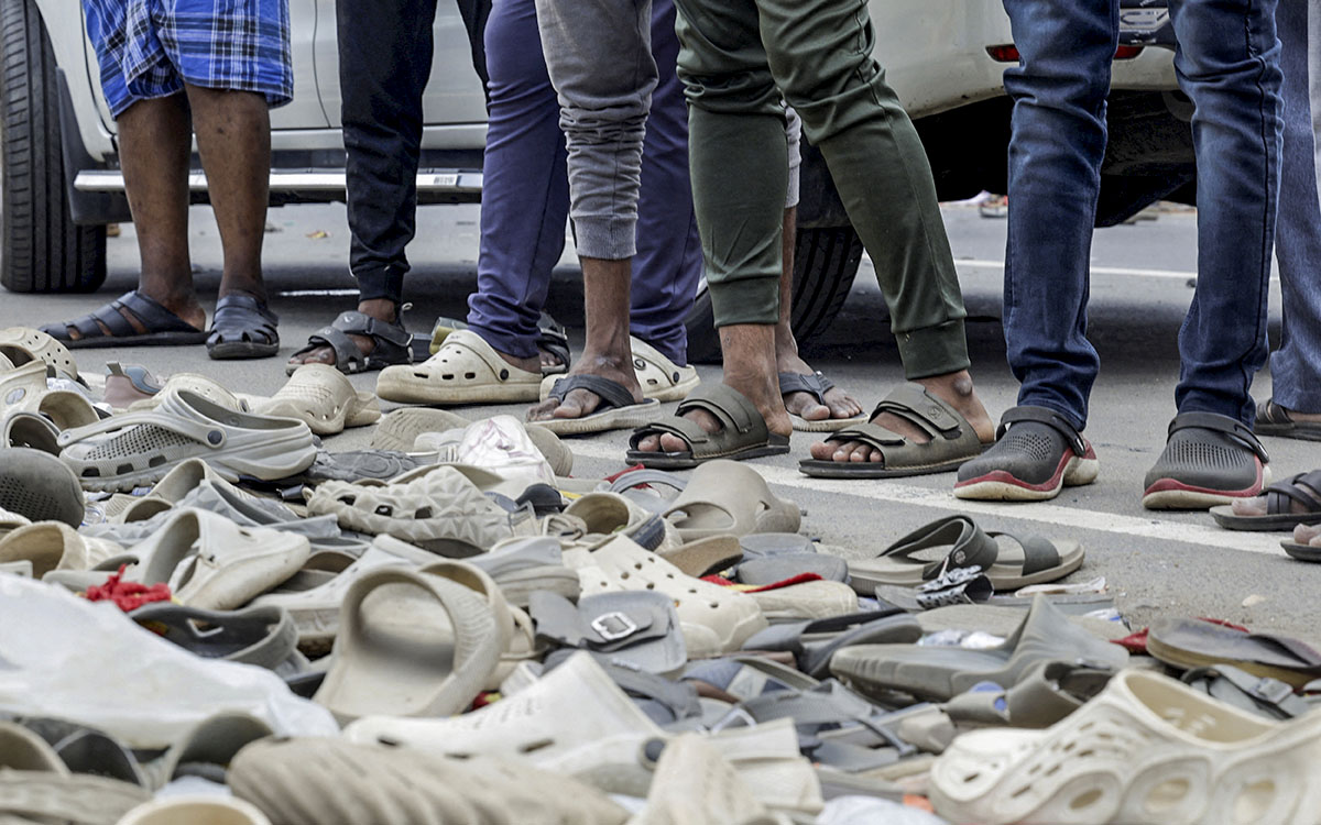 Estampida en India deja al menos 40 muertos y desata crisis política