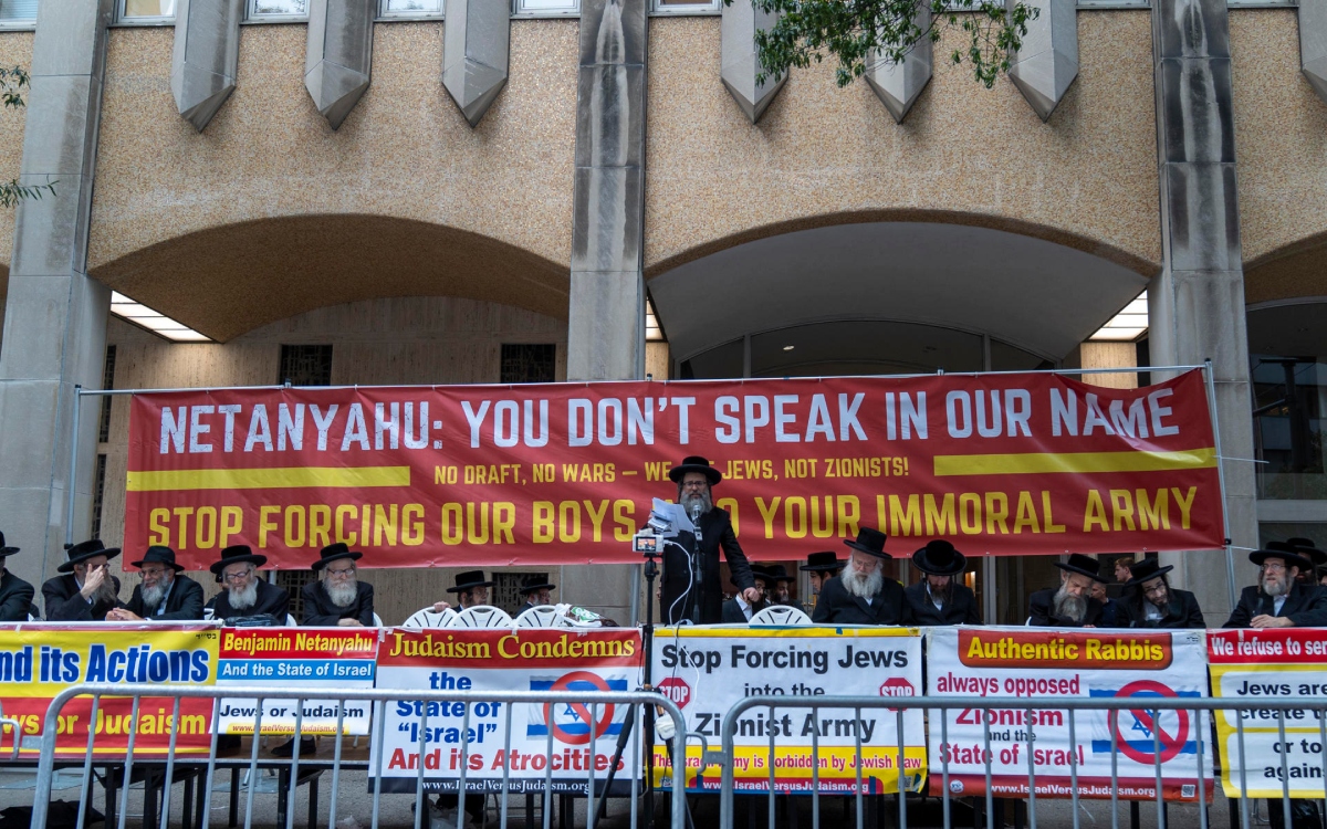 Judíos ortodoxos protestan en NY contra Netanyahu y el 'genocidio en Gaza'