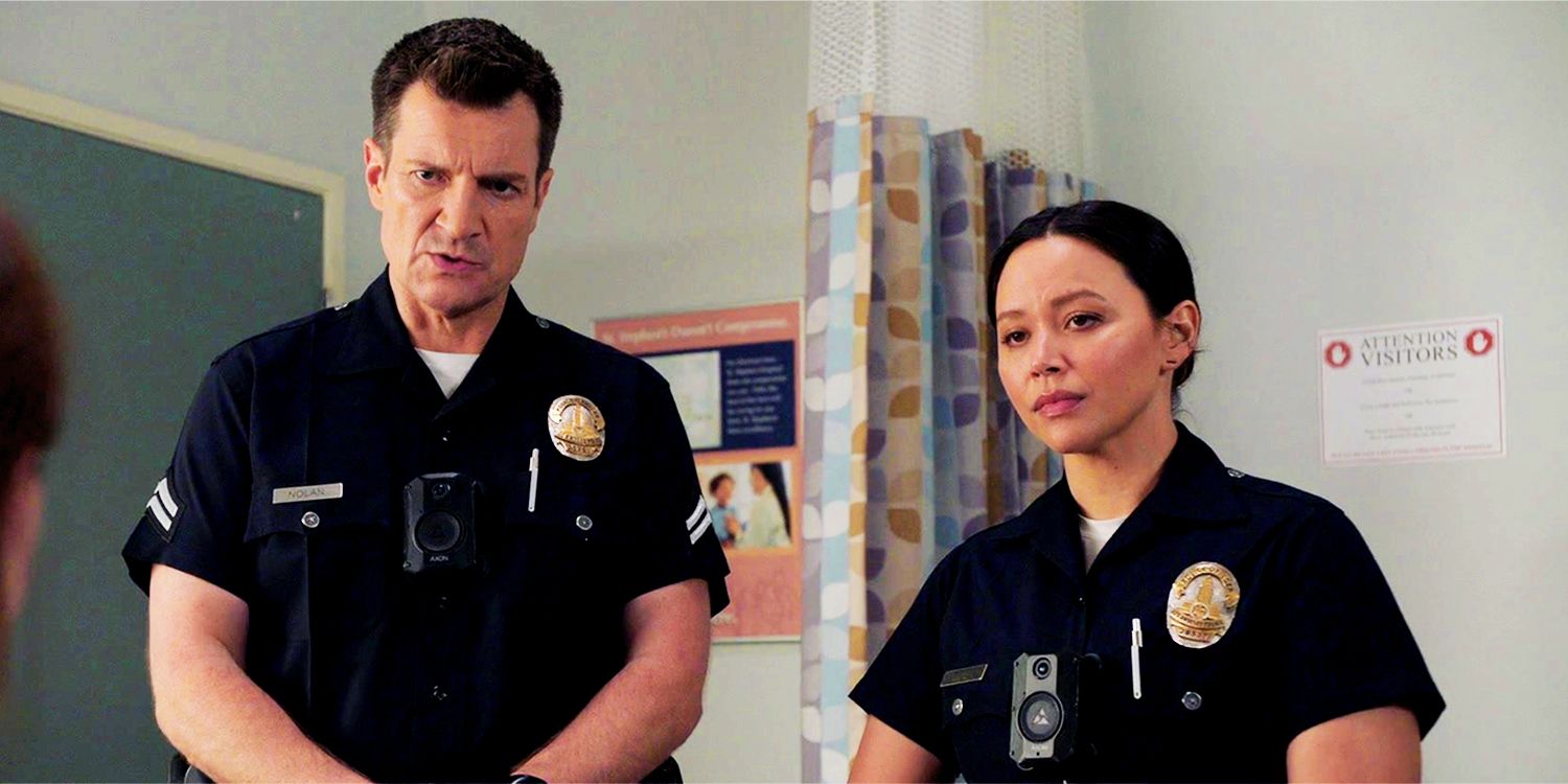 John y Lucy de pie juntos en la temporada 7 de novato