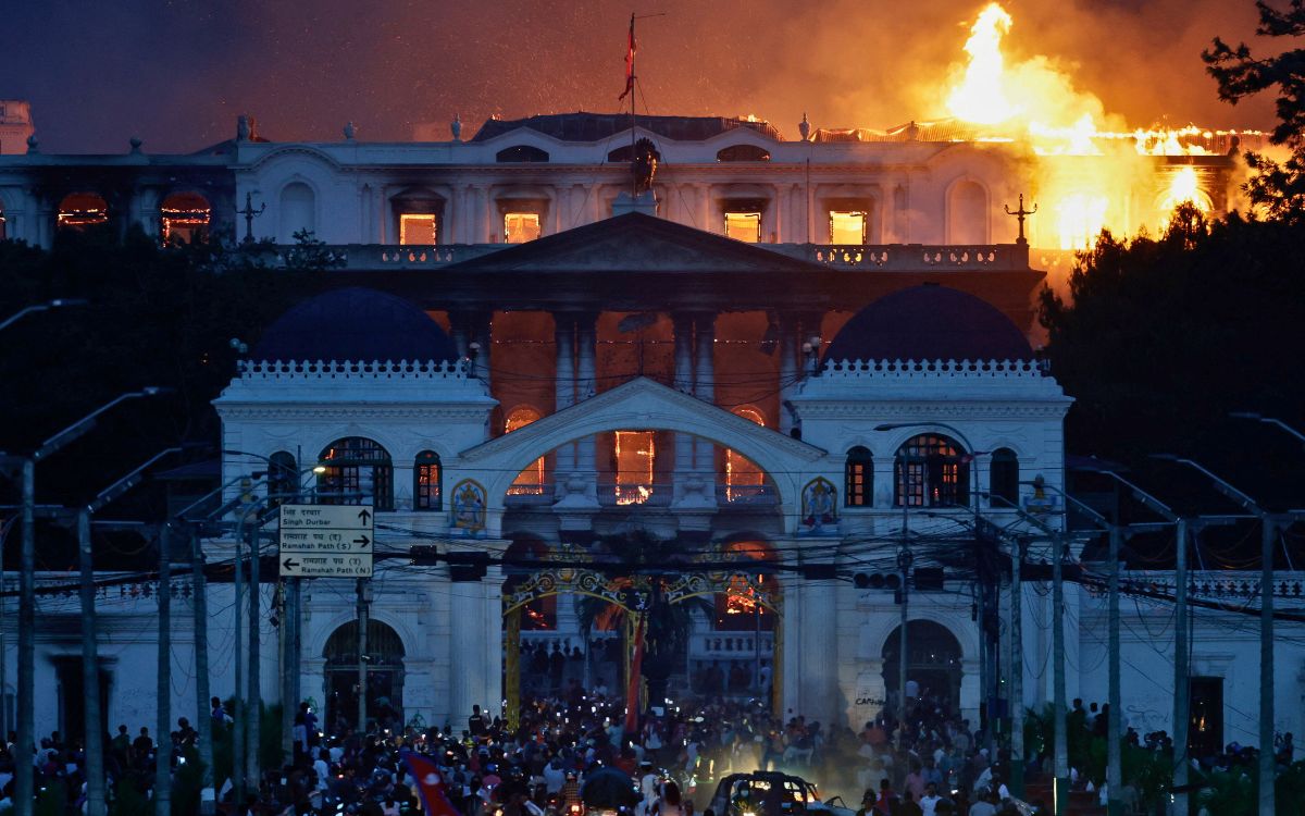 Las 48 horas que incendiaron Nepal: una cronología del pandemonio