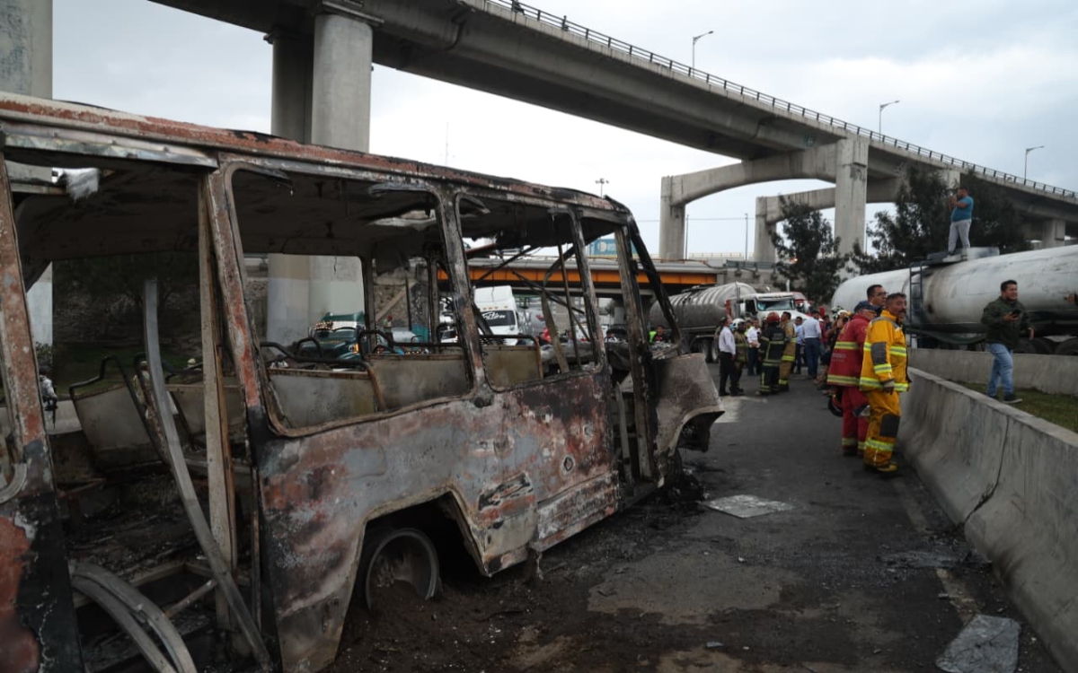 Las personas salieron en llamas de sus autos: SSC | Videos