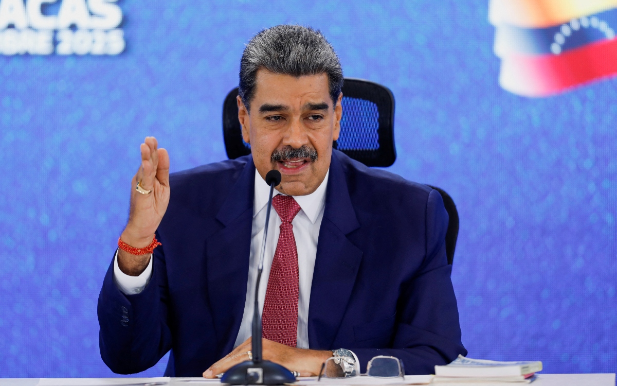 Maduro prepara a campesinos para 'tomar las armas' si EE.UU. ataca Venezuela