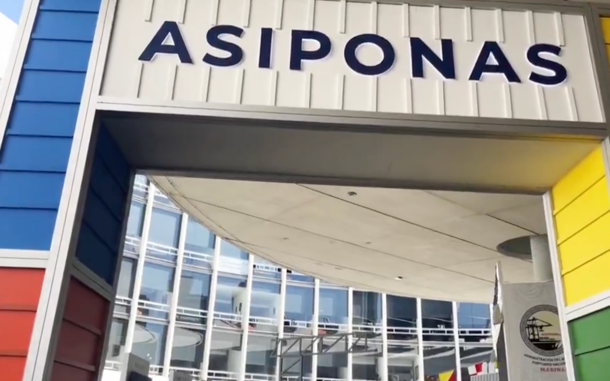 Muere otro capitán de la Marina vinculado a las aduanas: falleció en 'una práctica de tiro real'