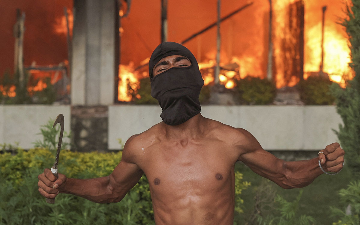 Nepal permanece bajo control militar en medio del caos, con fugas masivas y sin Gobierno