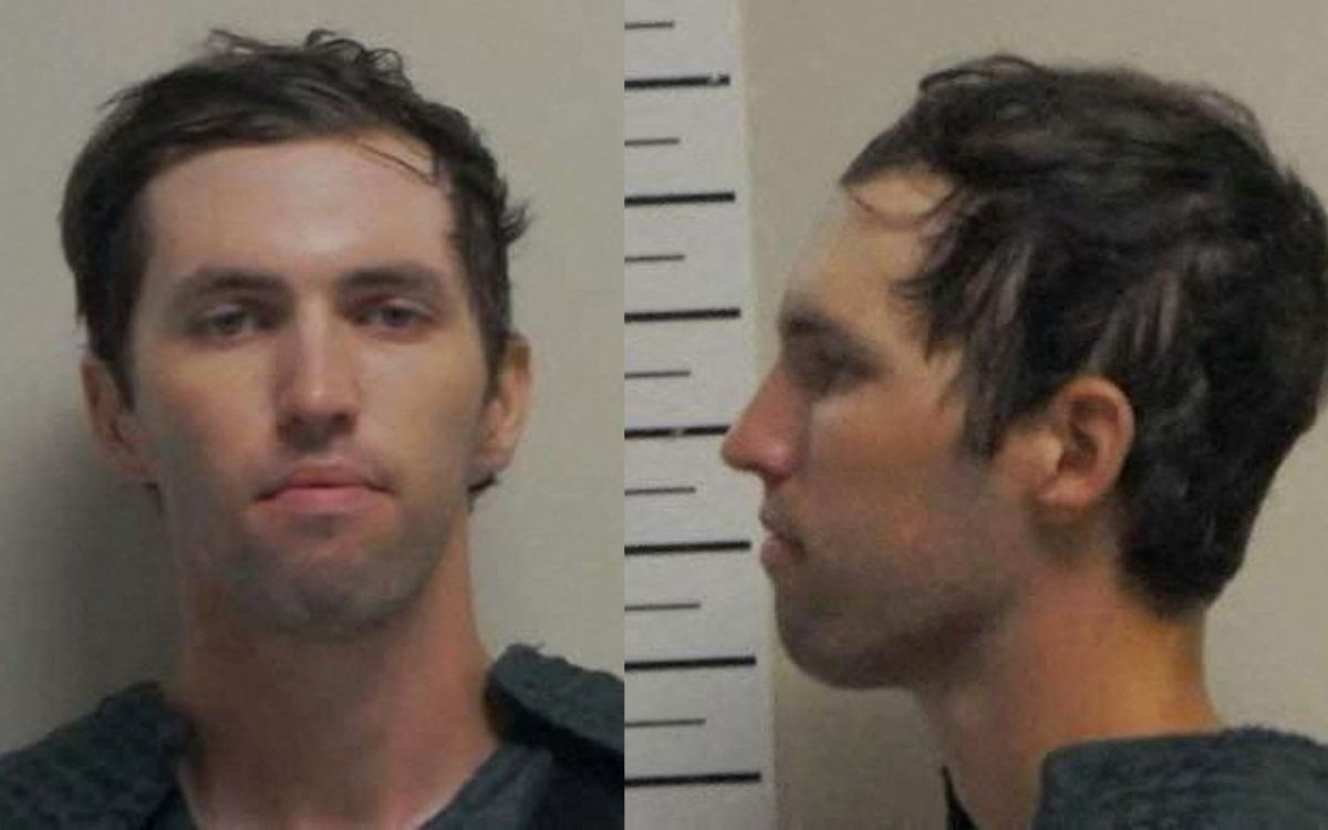 Primeras imágenes del presunto asesino de Charlie Kirk: Llevaba municiones con mensajes como 'Hey, fascista'