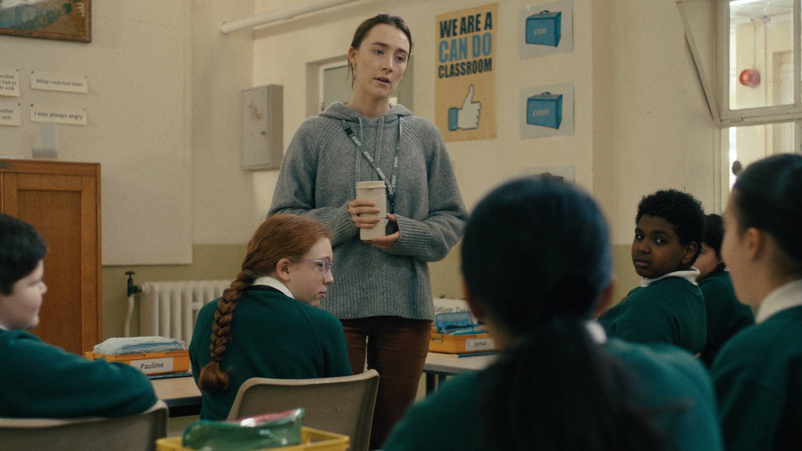 Revisión de las manzanas malas: la comedia oscura más desquiciada que verás este año cuenta con una actuación de Saoirse Ronan muy divertida