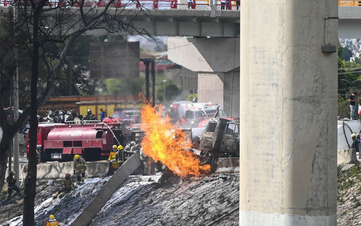 Tanque de la pipa se rompió al chocar con objeto: Fiscalía CDMX; descarta bache