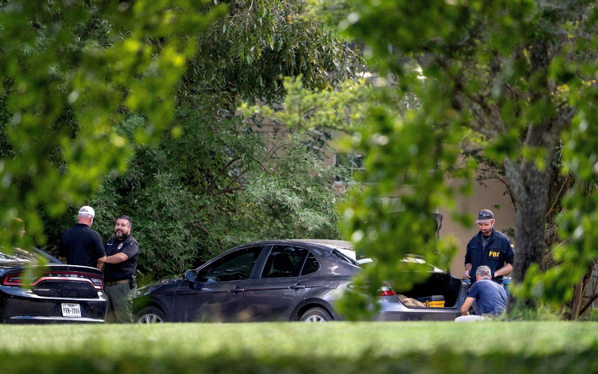 Tirador de Dallas quería causar 'verdadero terror' a los agentes migratorios: FBI