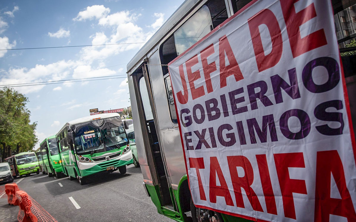 Transportistas anuncian mega bloqueo que "asfixiará" vialidades de la CDMX