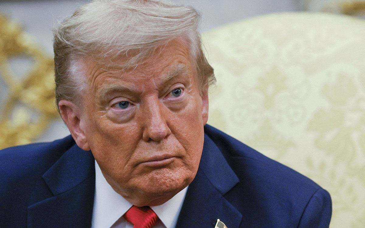 Trump demanda al The New York Times, cuatro reporteros y una editorial por 15,000 millones