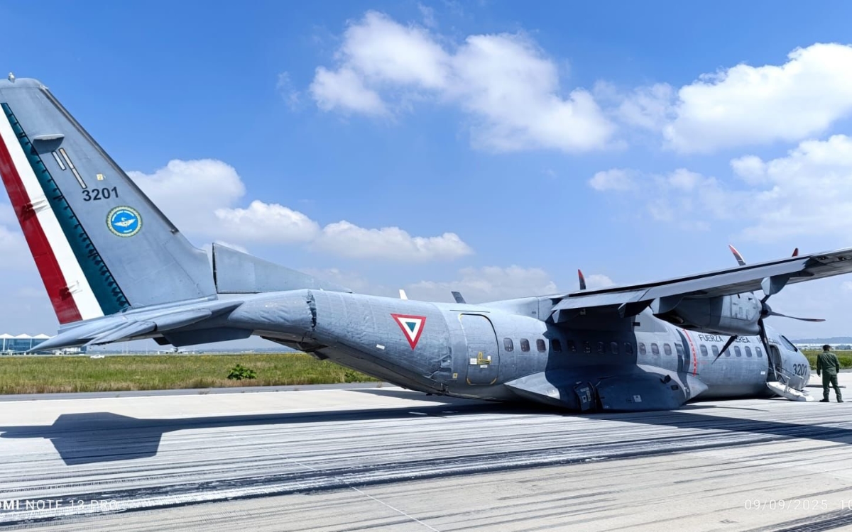 Video | Aeronave de la Fuerza Aérea aterriza de emergencia en el AIFA