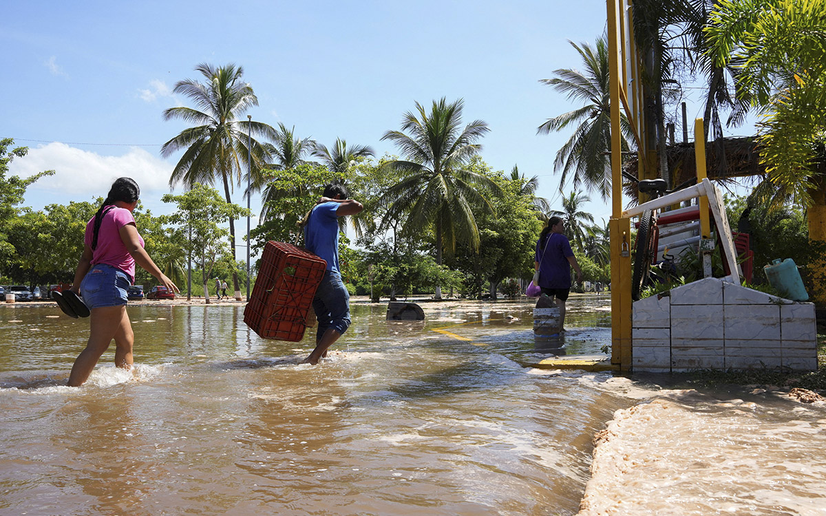 'Priscilla' deja daños puntuales en BCS, Jalisco y Nayarit, sin reporte de lesionados o fallecidos