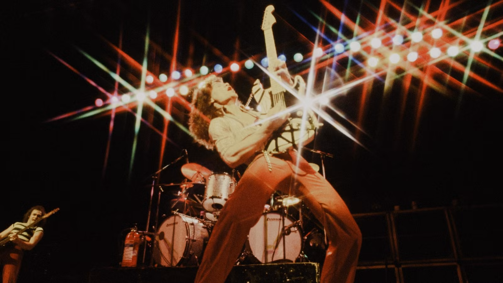 10 canciones de rock clásico superior que eclipsan a las bandas que las interpretaron