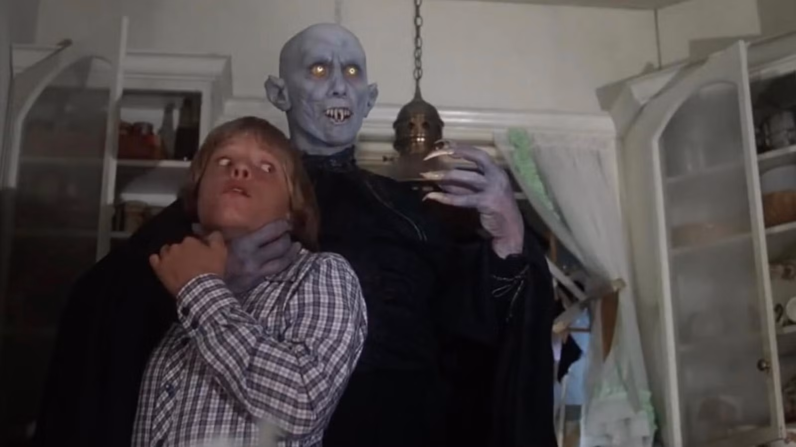 Revisión del lote de Salem: Tobe Hooper & Stephen King El horror de 1979 de 1979 brilla en 4K, revelando su puntualidad