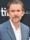 Foto de cabeza de Ethan Hawke en la proyección de Raymond y Ray durante el 47º TIFF