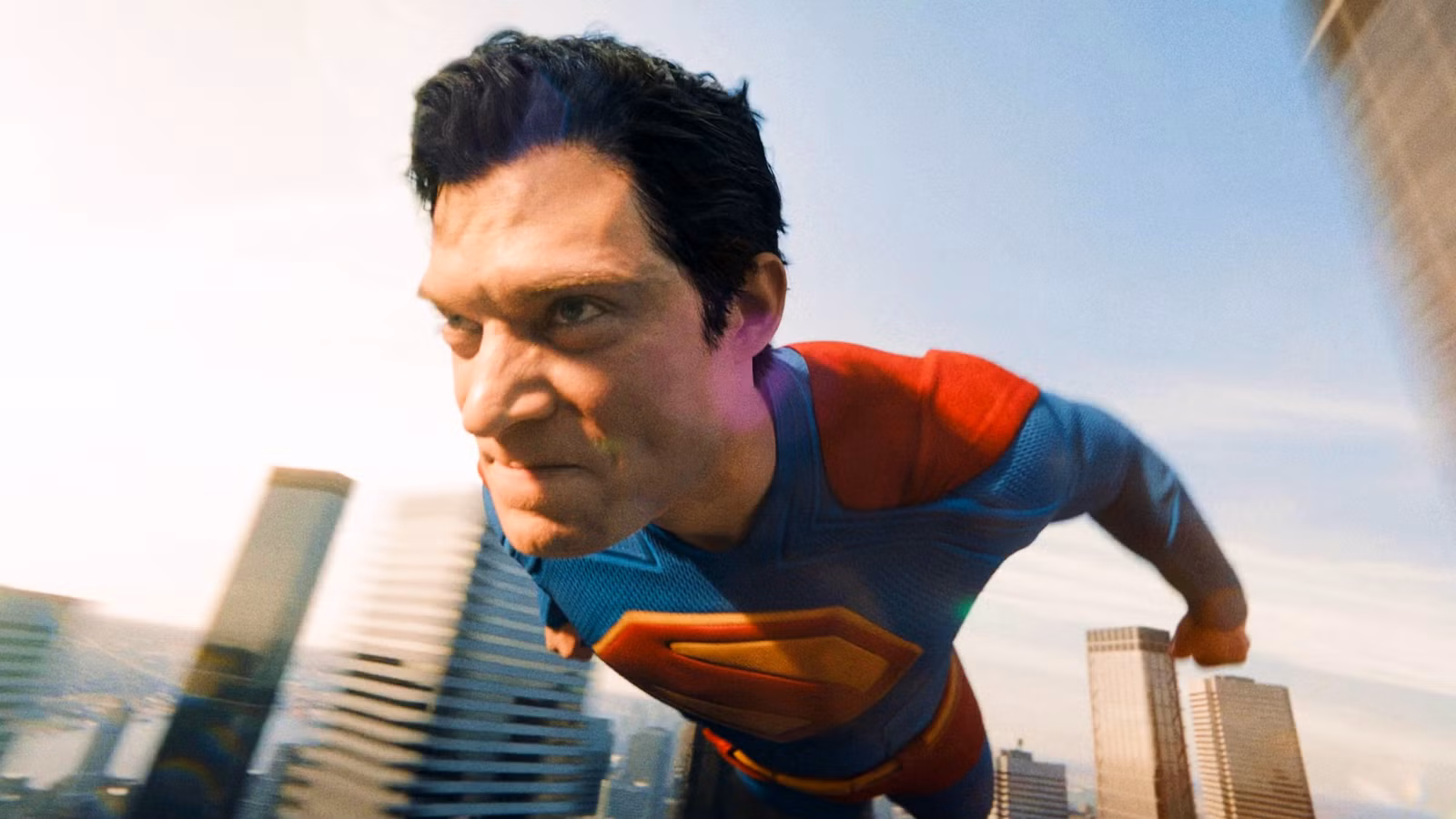 Solo 2 meses después, DC trae a un villano de Superman de la manera más extraña posible