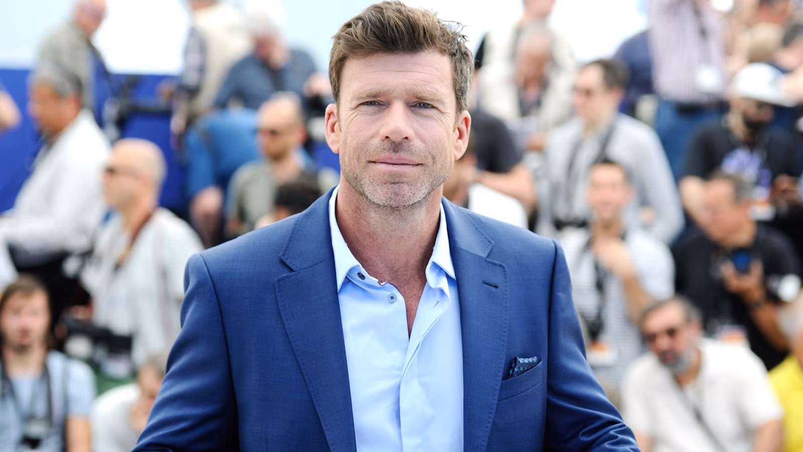 El acuerdo universal de Taylor Sheridan estaría en un rango de mil millones de dólares “sin precedentes”