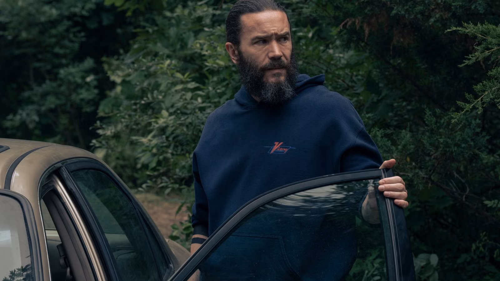 El nuevo thriller de crimen de HBO le da a los hijos de la estrella de la anarquía el reemplazo perfecto