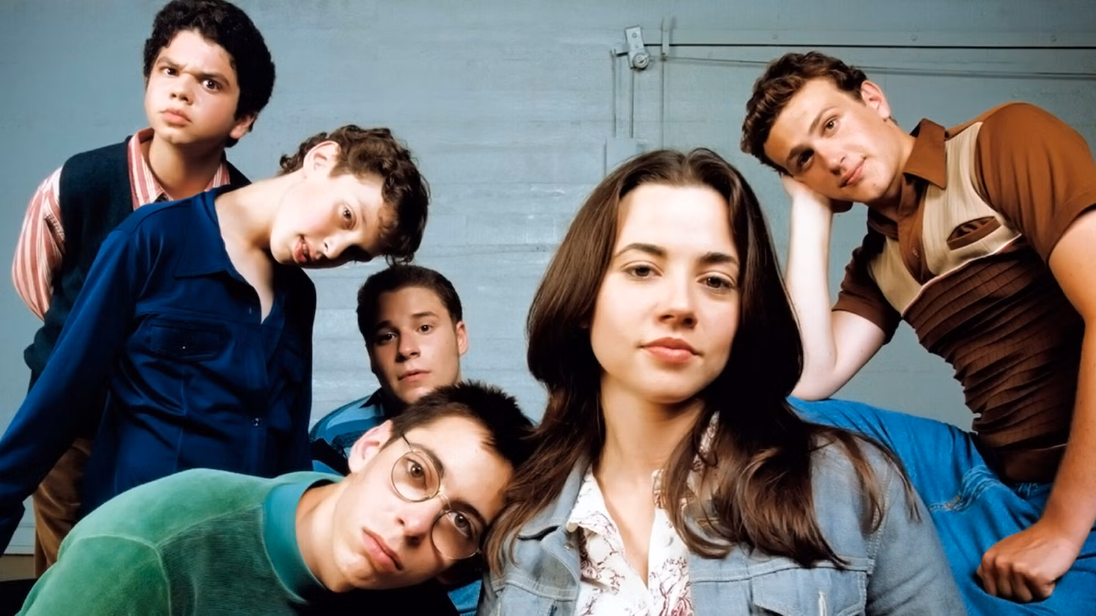 10 dramas adolescentes icónicos que siguen siendo perfectos hoy