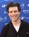 Foto de cabeza de Max Greenfield