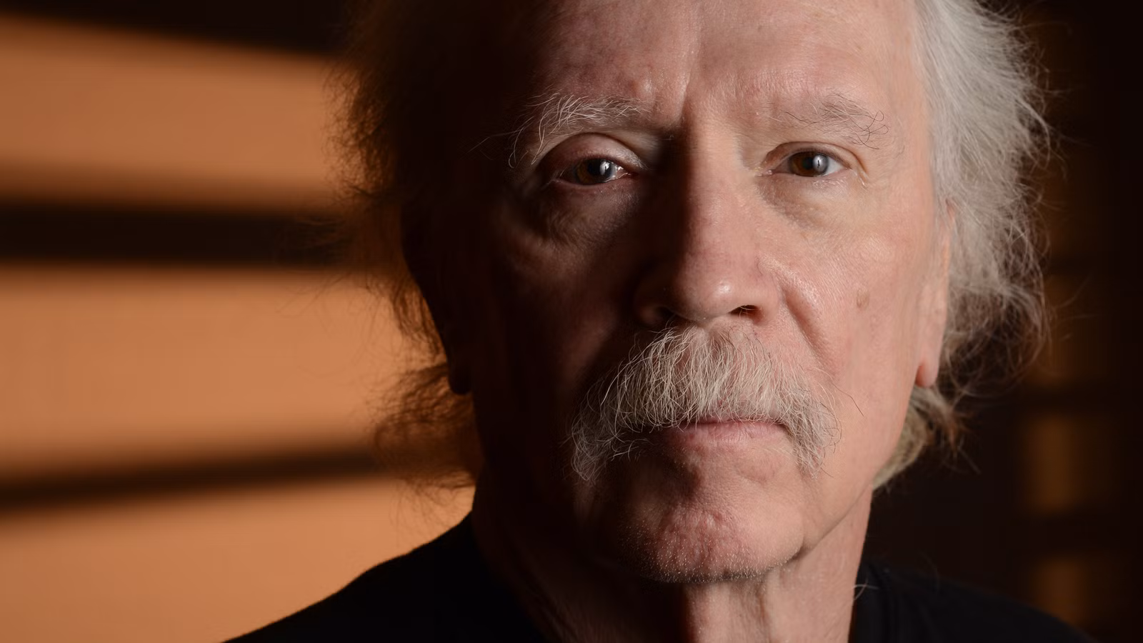 John Carpenter habla sobre las listas de canciones de la gira, futuros proyectos cinematográficos y la banda sonora que nunca lanzó
