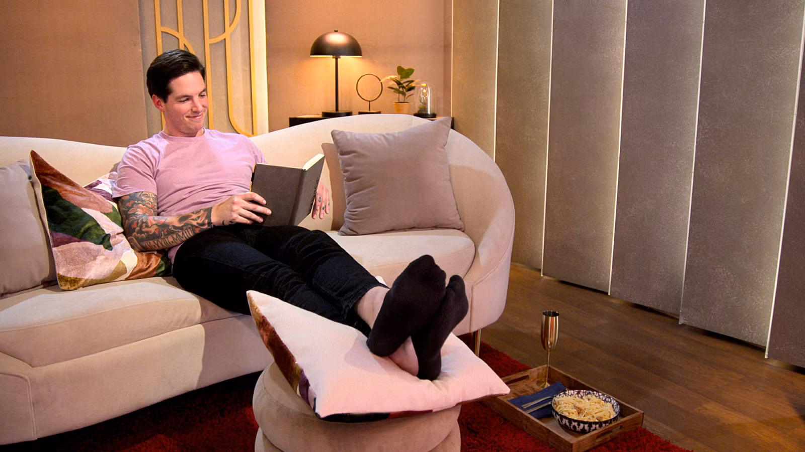 El misterioso trabajo de Jordan Keltner destaca los problemas de la temporada 9 de Love Is Blind