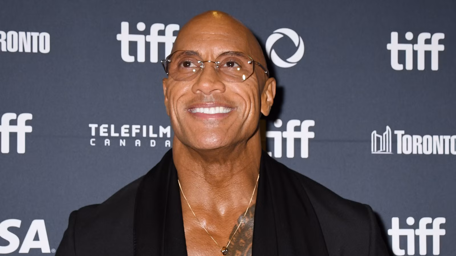 Dwayne Johnson revela cómo Brendan Fraser lo ayudó con su gran oportunidad en Hollywood