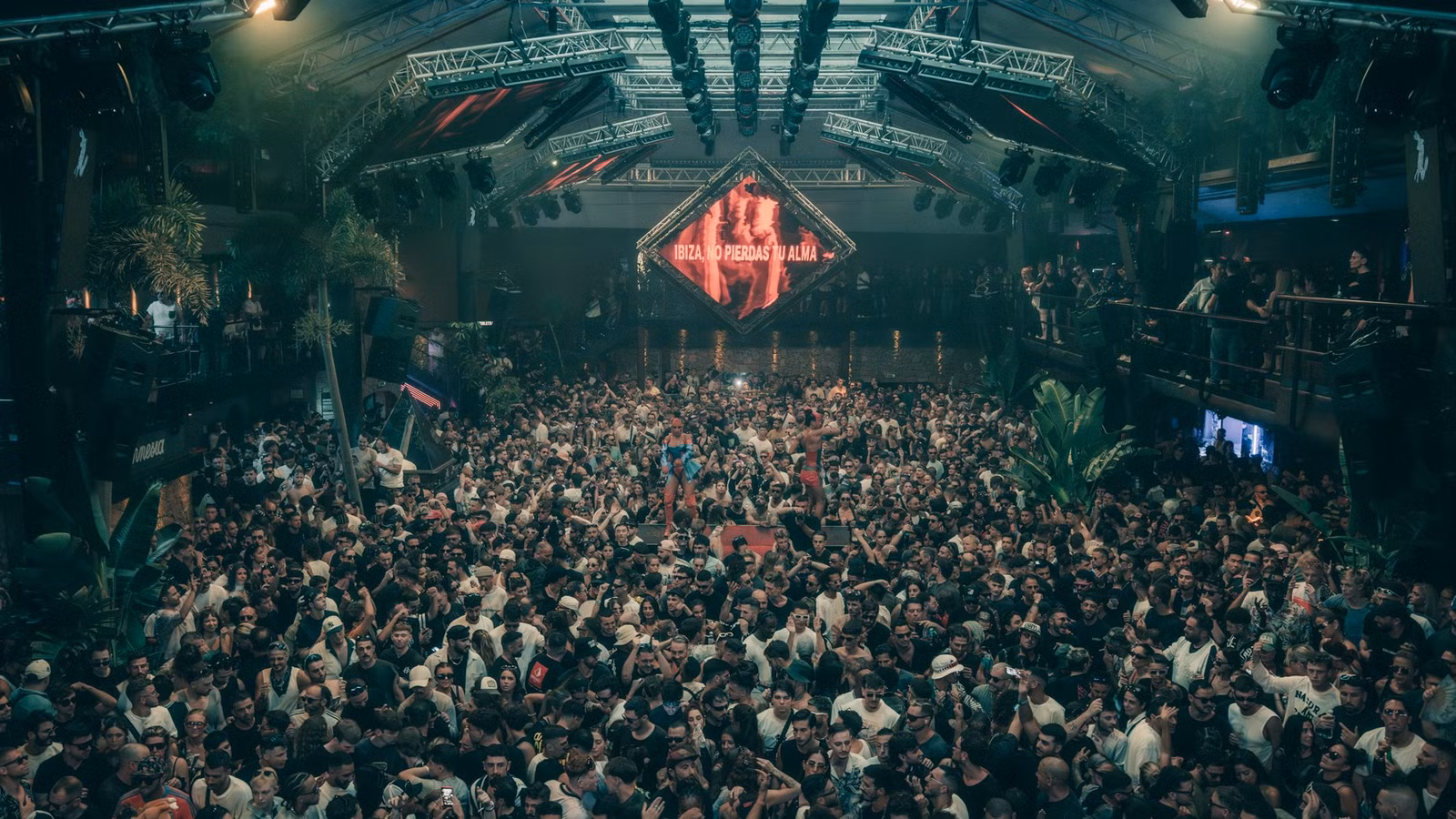 6 DJs icónicos revelan sus armas secretas para Ibiza 2025